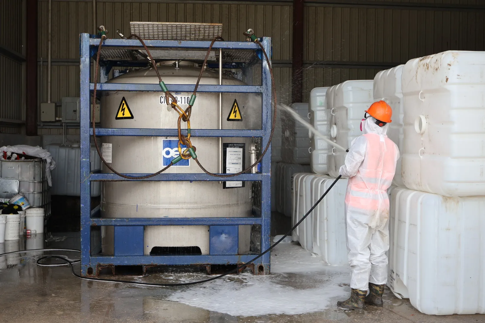 Industrial tank cleaning operation